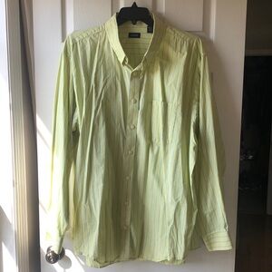 Izod men’s button down shirt. Gently worn, no stains or holes 2XLT.